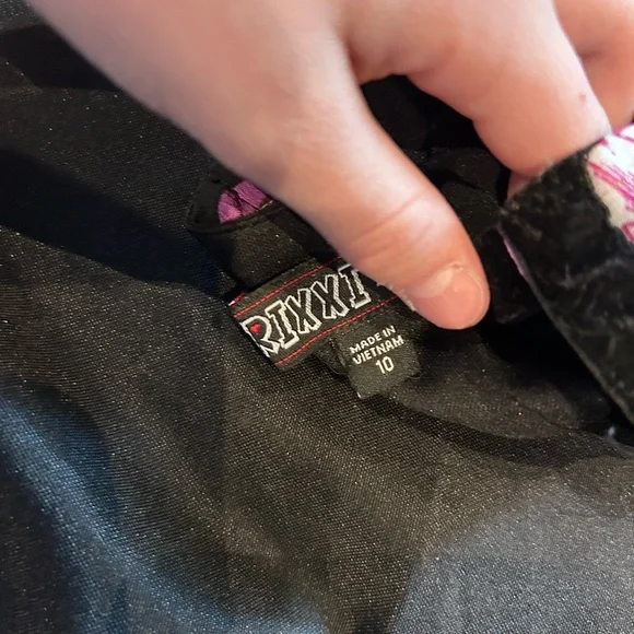 Lot of Formal Dresses size 10 - Aqua, Gray, Black, and light pink metallic - Picture 5 of 6